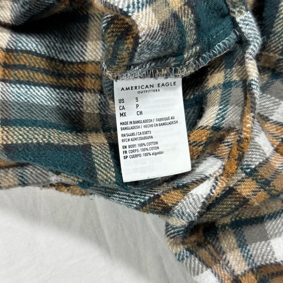 American Eagle Outfitters Cropped Green Flannel Plaid Button Down Shirt - Picture 4 of 5